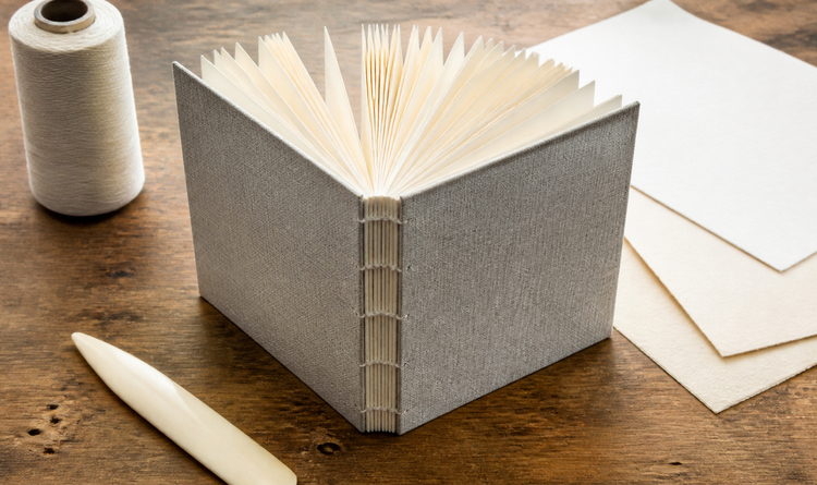 Buchbinden für Anfänger: Dein eigenes handgemachtes Notizbuch