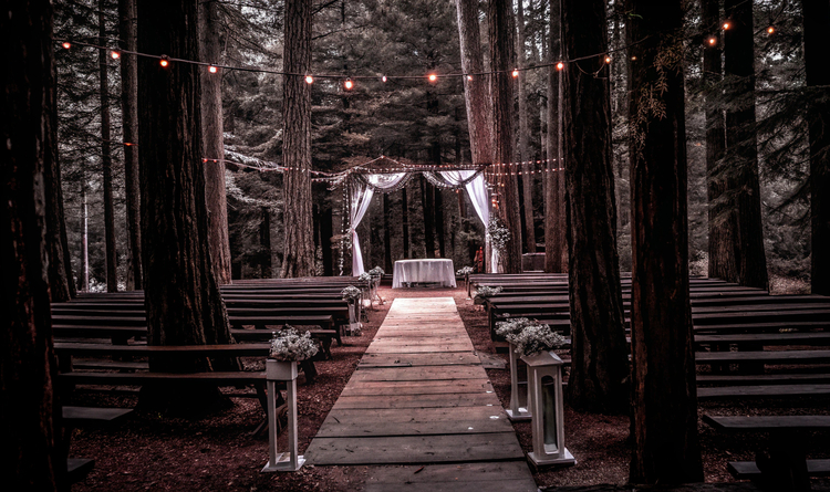 Nachhaltige Hochzeiten im Freien: Planung & Inspiration