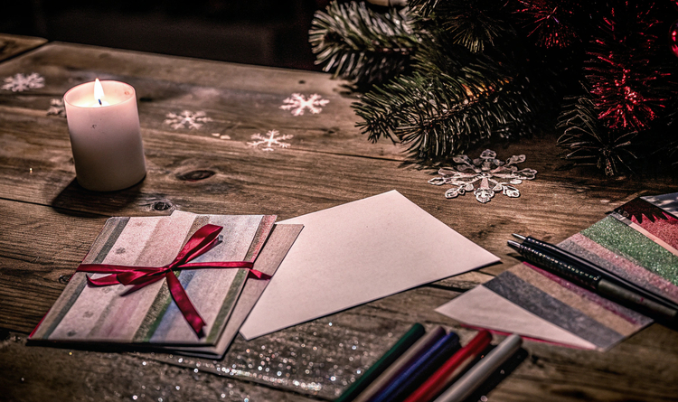 Kreative Weihnachtskarten selbst gestalten: DIY-Anleitung