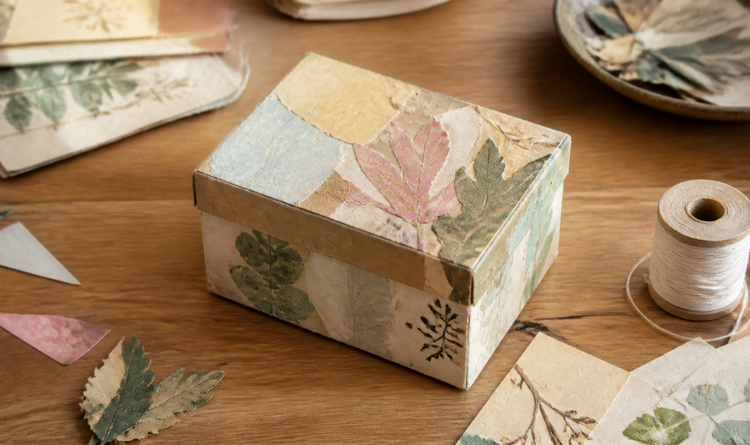 Upcycling mit Erinnerungswert: Alte Karten neu gestalten