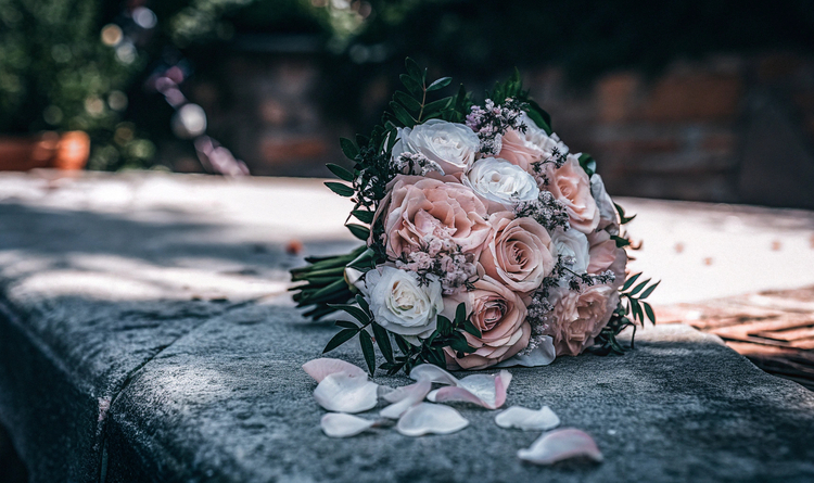Wunderschöne Blumenarrangements für Hochzeiten: Tipps & Produkte